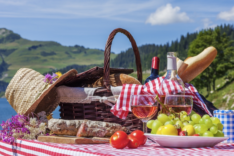 view-picnic-french-alpine-mountains-with-lake